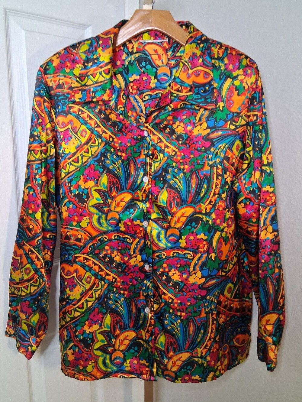 Vintage Satin Colorful Printed Long Sleeve Button Up Large